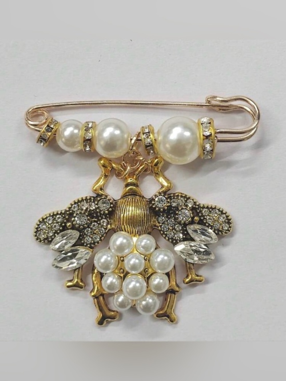 ✨Regal Gold-Tone Pearl & Crystal Bee Brooch Pin - White Pearls